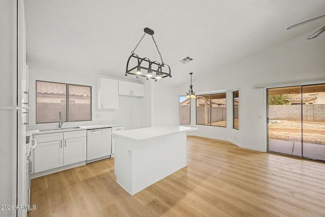 8340 W STELLA Way, Glendale, AZ 85305