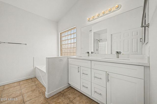 8340 W STELLA Way, Glendale, AZ 85305