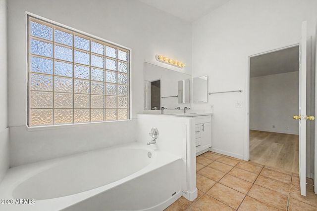 8340 W STELLA Way, Glendale, AZ 85305
