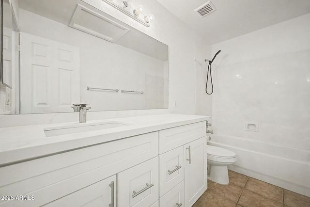 8340 W STELLA Way, Glendale, AZ 85305