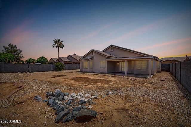 8340 W STELLA Way, Glendale, AZ 85305