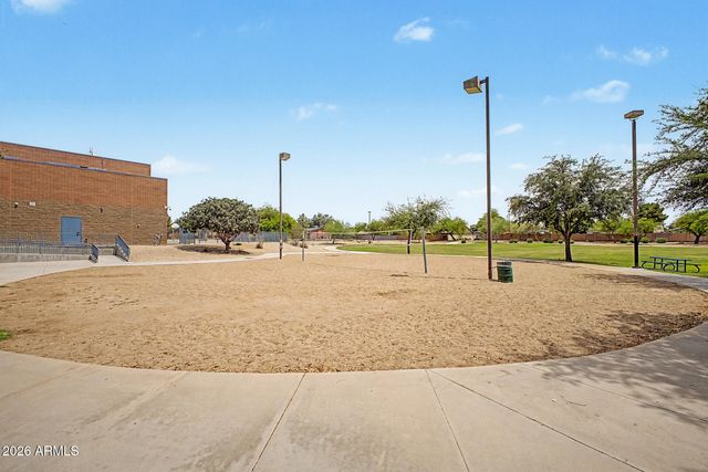 8340 W STELLA Way, Glendale, AZ 85305