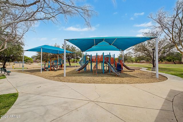 8340 W STELLA Way, Glendale, AZ 85305
