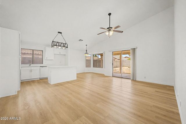 8340 W STELLA Way, Glendale, AZ 85305
