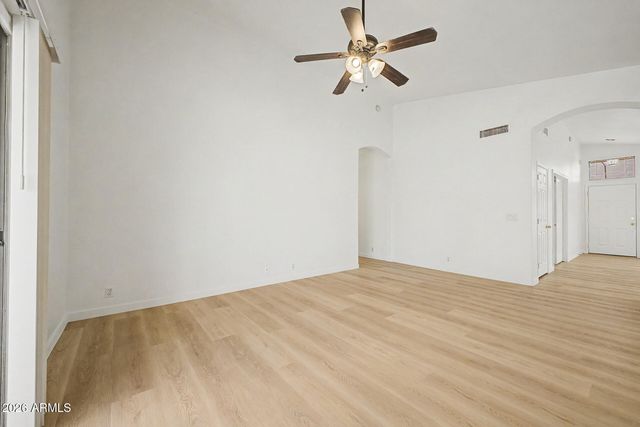 8340 W STELLA Way, Glendale, AZ 85305