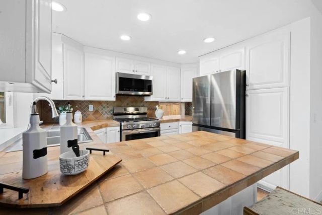 2655 Seacrest, Vista, CA 92081