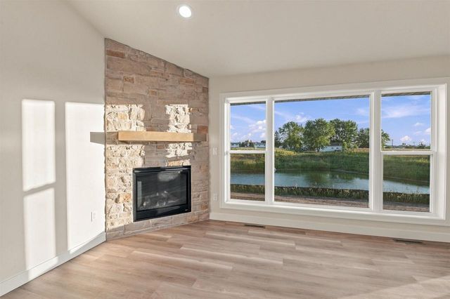 2782 STELOR DRIVE, Green Bay, WI 54311