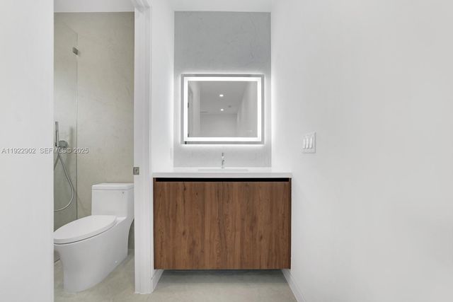 2610 SW 17th St, Miami, FL 33145