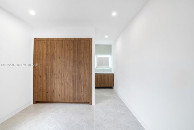 2610 SW 17th St, Miami, FL 33145