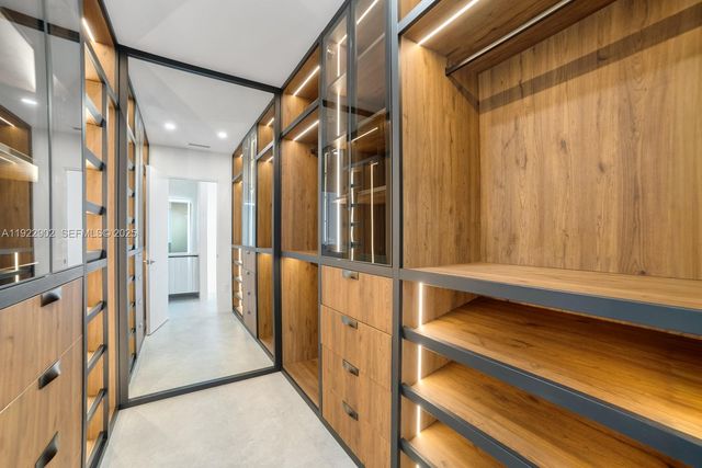 2610 SW 17th St, Miami, FL 33145