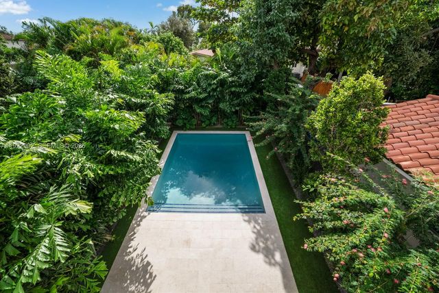 2610 SW 17th St, Miami, FL 33145