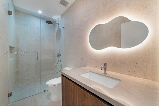 2610 SW 17th St, Miami, FL 33145