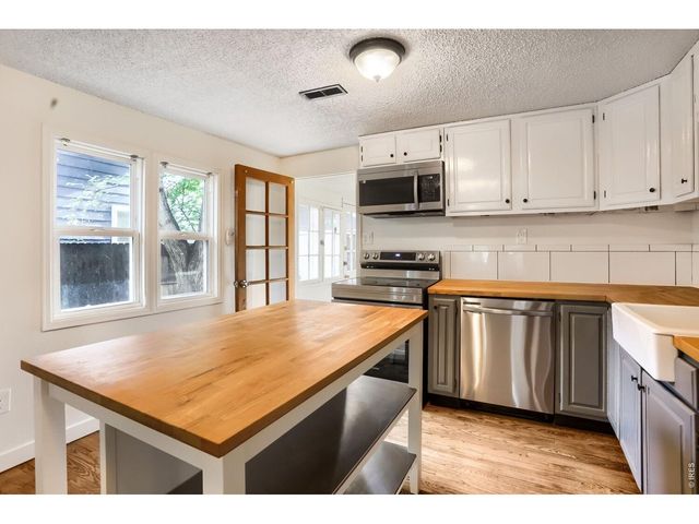 1041 Pratt St, Longmont, CO 80501