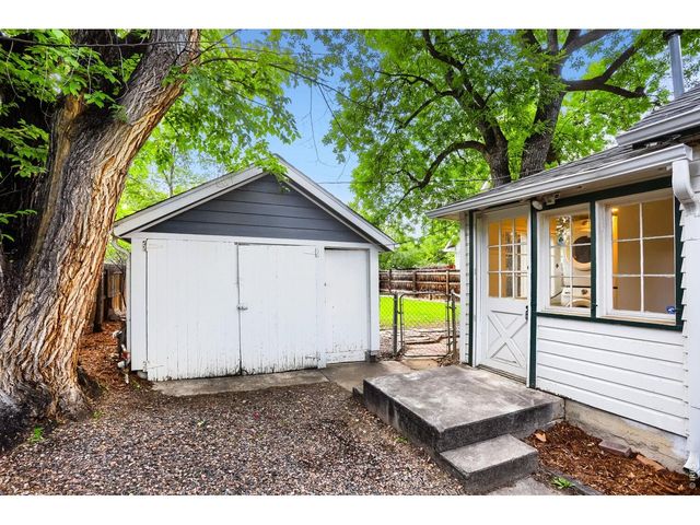 1041 Pratt St, Longmont, CO 80501