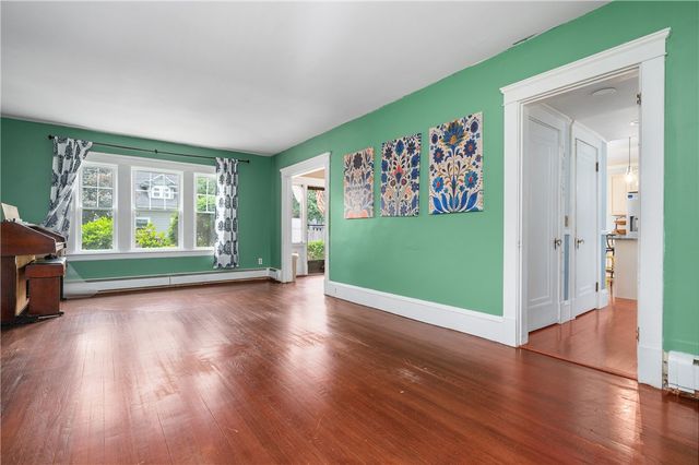 60 White Parkway, North Smithfield, RI 02896