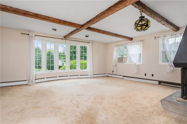 60 White Parkway, North Smithfield, RI 02896