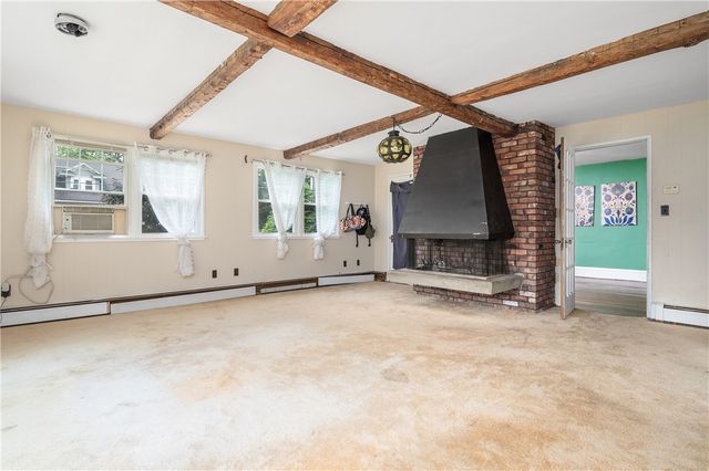 60 White Parkway, North Smithfield, RI 02896