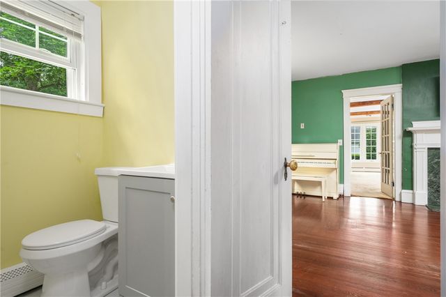 60 White Parkway, North Smithfield, RI 02896