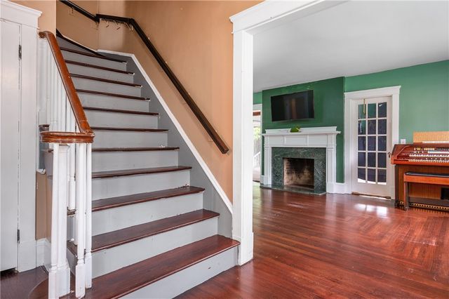 60 White Parkway, North Smithfield, RI 02896