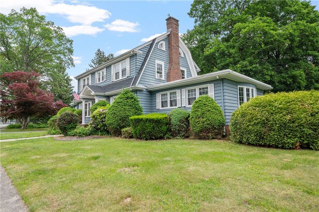 60 White Parkway, North Smithfield, RI 02896
