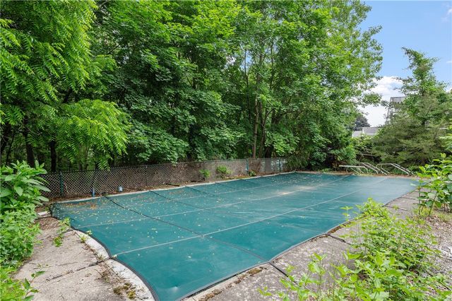 60 White Parkway, North Smithfield, RI 02896