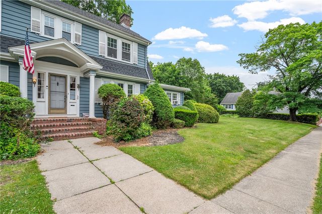 60 White Parkway, North Smithfield, RI 02896