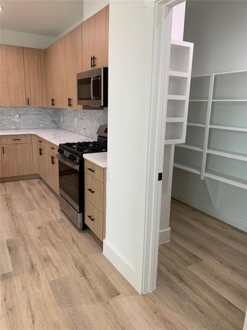 9026 Scott Street, Houston, TX 77051