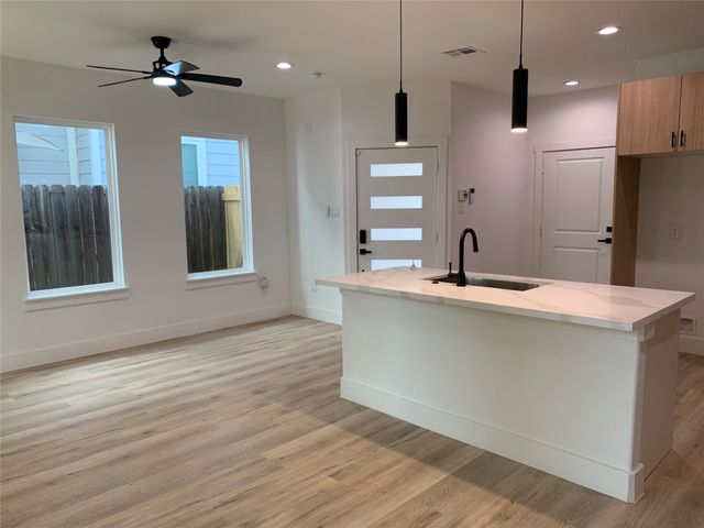 9026 Scott Street, Houston, TX 77051