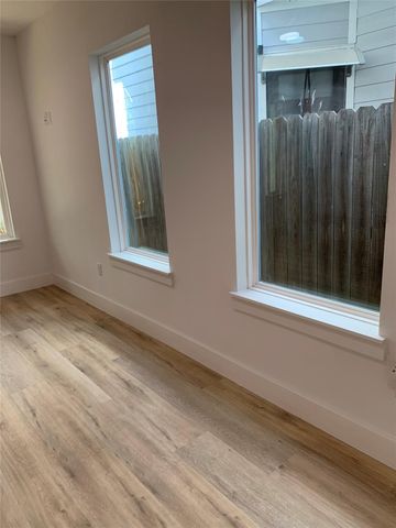 9026 Scott Street, Houston, TX 77051