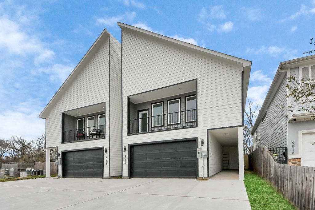 9026 Scott Street, Houston, TX 77051