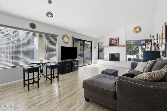 7105 E Chorro Ci Circle E, Tucson, AZ 85715