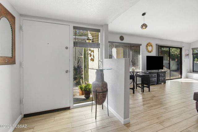 7105 E Chorro Ci Circle E, Tucson, AZ 85715