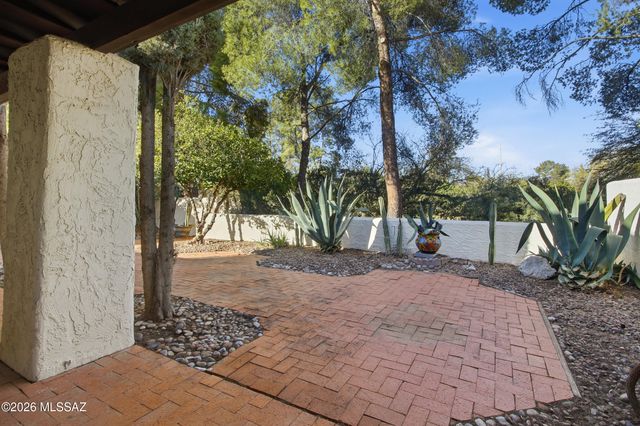 7105 E Chorro Ci Circle E, Tucson, AZ 85715