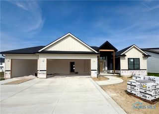 9842 Featherwood Lane, Sylvania, OH 43560