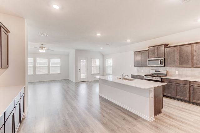 903 Feldspar Way, Princeton, TX 75407