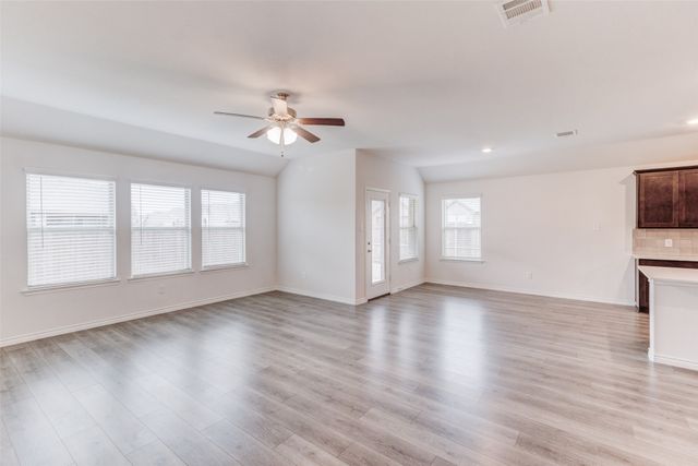 903 Feldspar Way, Princeton, TX 75407