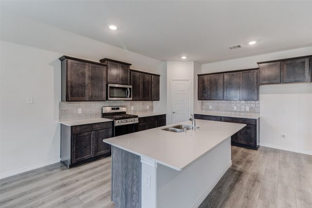 903 Feldspar Way, Princeton, TX 75407