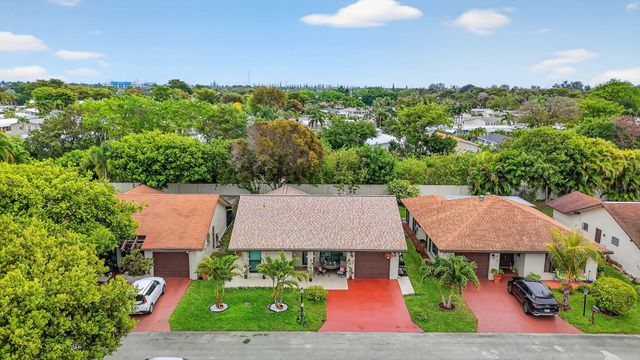 1686 SW 19th Avenue, Deerfield Beach, FL 33442