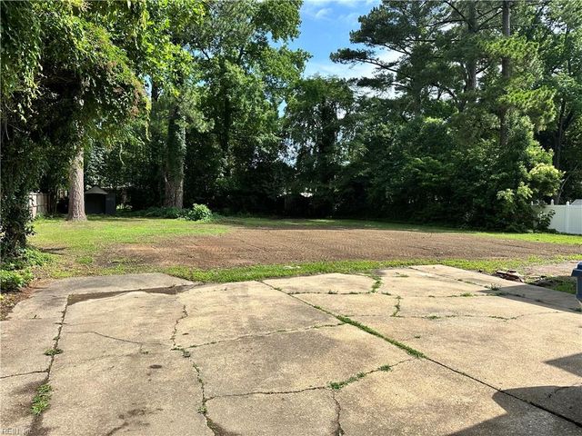 4328 Thoroughgood DR, Virginia Beach, VA 23455