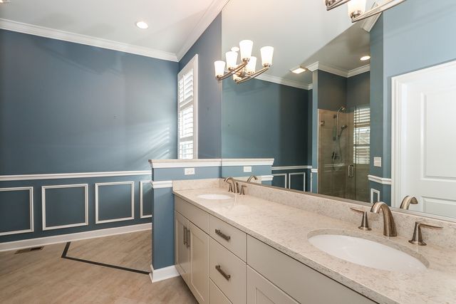 6 Sugar Maple Court, Lake In The Hills, IL 60156