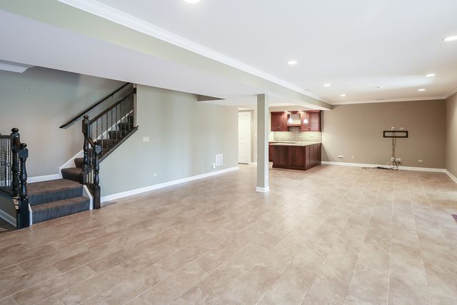 6 Sugar Maple Court, Lake In The Hills, IL 60156