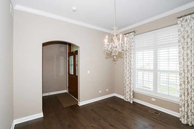 6 Sugar Maple Court, Lake In The Hills, IL 60156