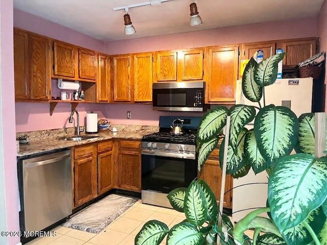 82 Cliffwood Avenue W 17, Cliffwood, NJ 07721