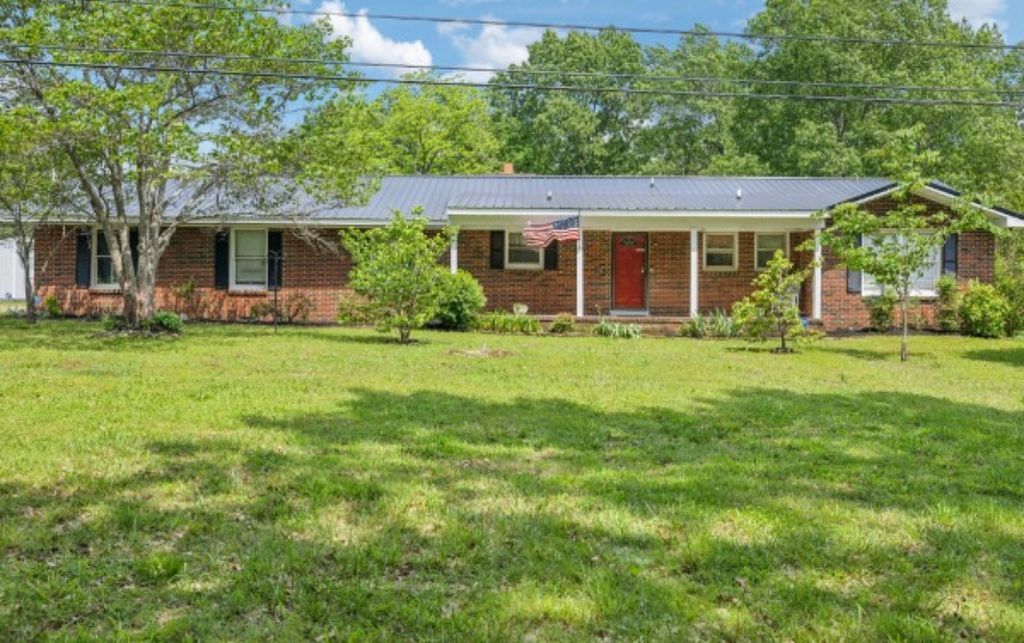 215 Floraton Rd, Murfreesboro, TN 37127