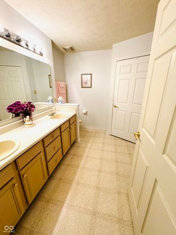 1146 Nanwich Court, Indianapolis, IN 46217