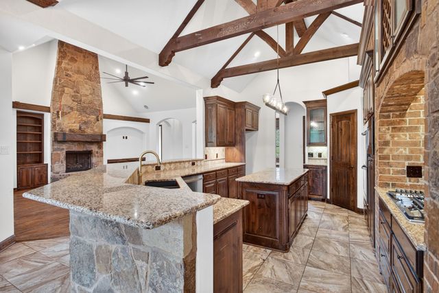 1201 Bluff Springs Drive, Fort Worth, TX 76052
