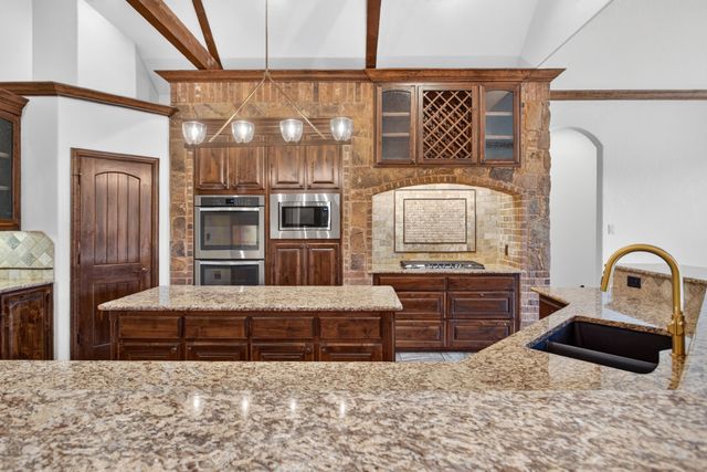 1201 Bluff Springs Drive, Fort Worth, TX 76052