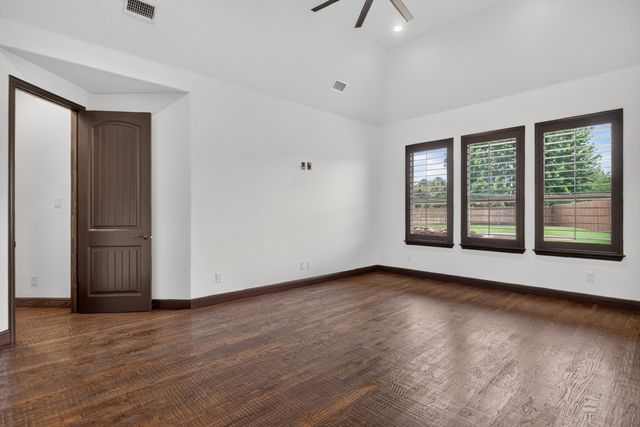 1201 Bluff Springs Drive, Fort Worth, TX 76052