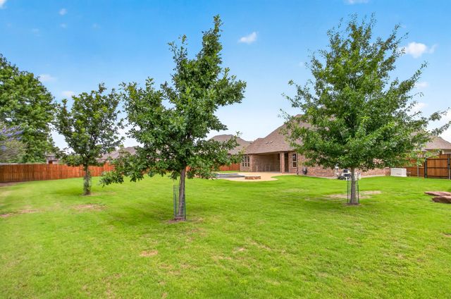 1201 Bluff Springs Drive, Fort Worth, TX 76052