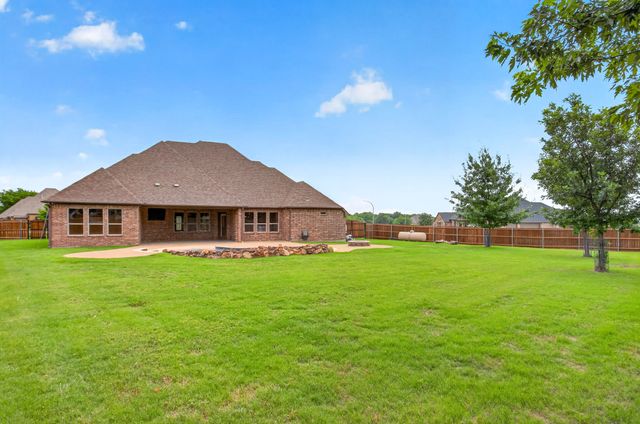 1201 Bluff Springs Drive, Fort Worth, TX 76052